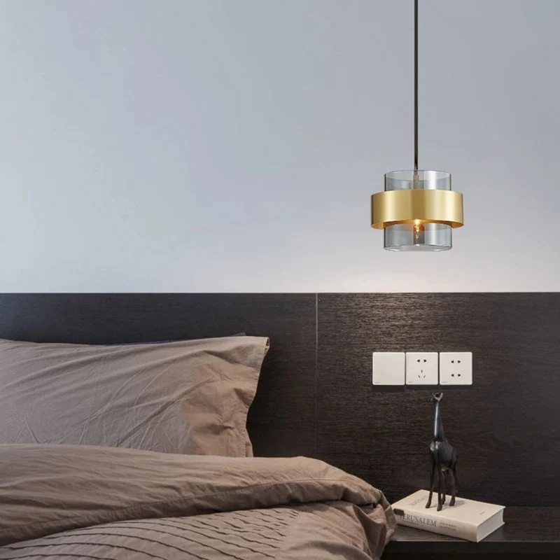 Suspension Laiton Doré et Verre Ambré – Design Industriel Chic pour Îlot
