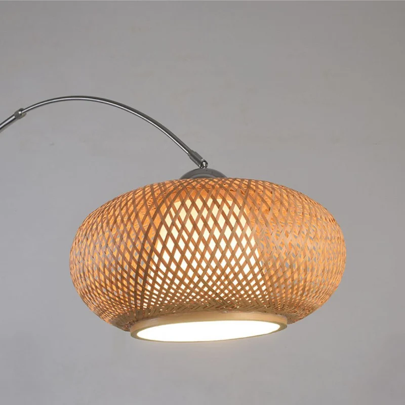 Lampadaire Rétro Zen en Bambou Tressé – Orientable 270°, Arc Élégant