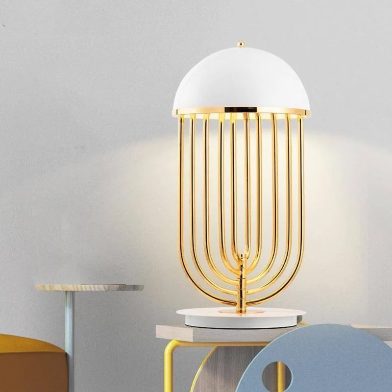 Lampe de Chevet à Poser Design Doré American