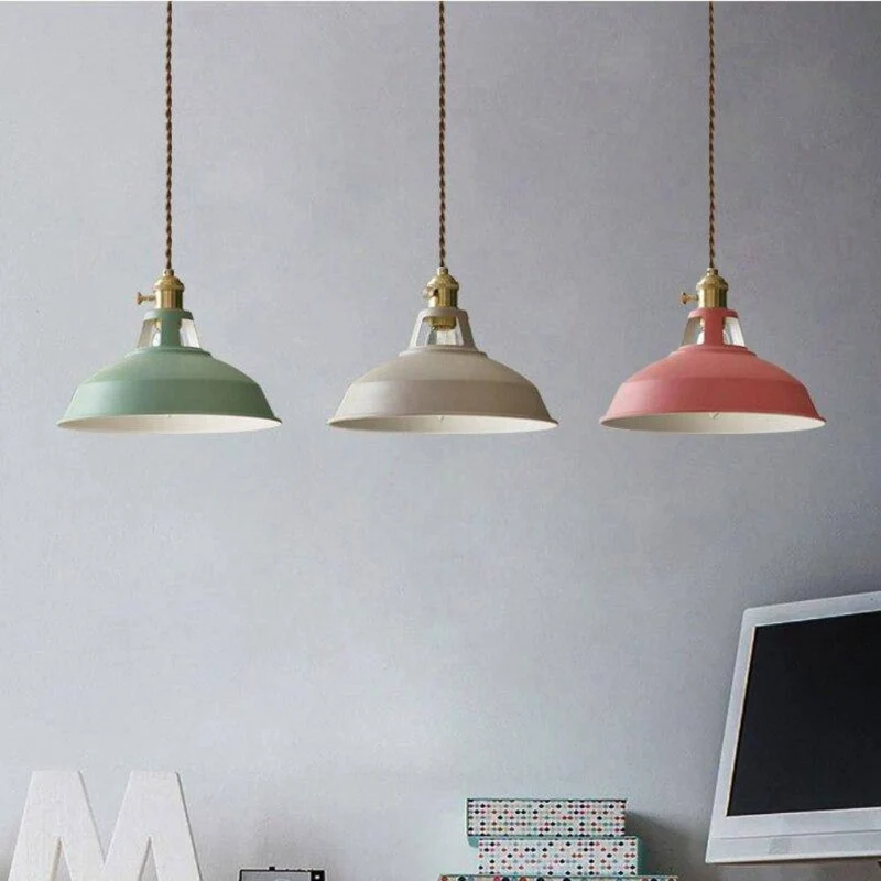 Suspension Bar et Cuisine en Aluminium Coloré – Style Rétro Chic