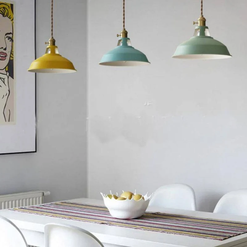 Suspension Bar et Cuisine en Aluminium Coloré – Style Rétro Chic