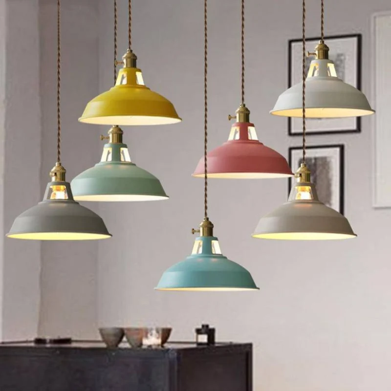 Suspension Bar et Cuisine en Aluminium Coloré – Style Rétro Chic