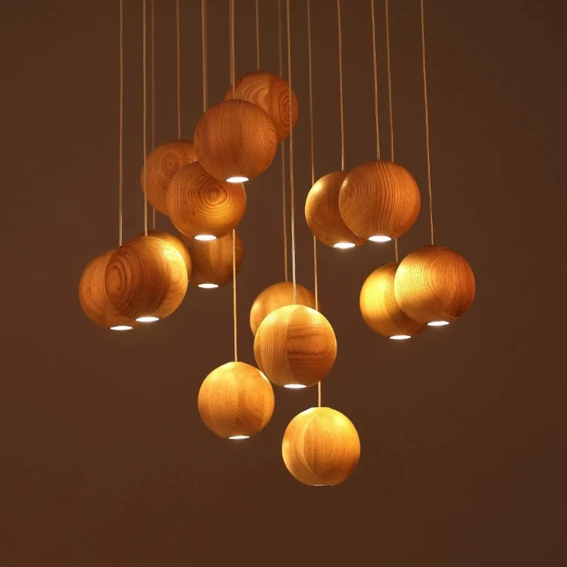 Suspension LED Cuisine en Bois Nordique – Grappe de Sphères Vernies
