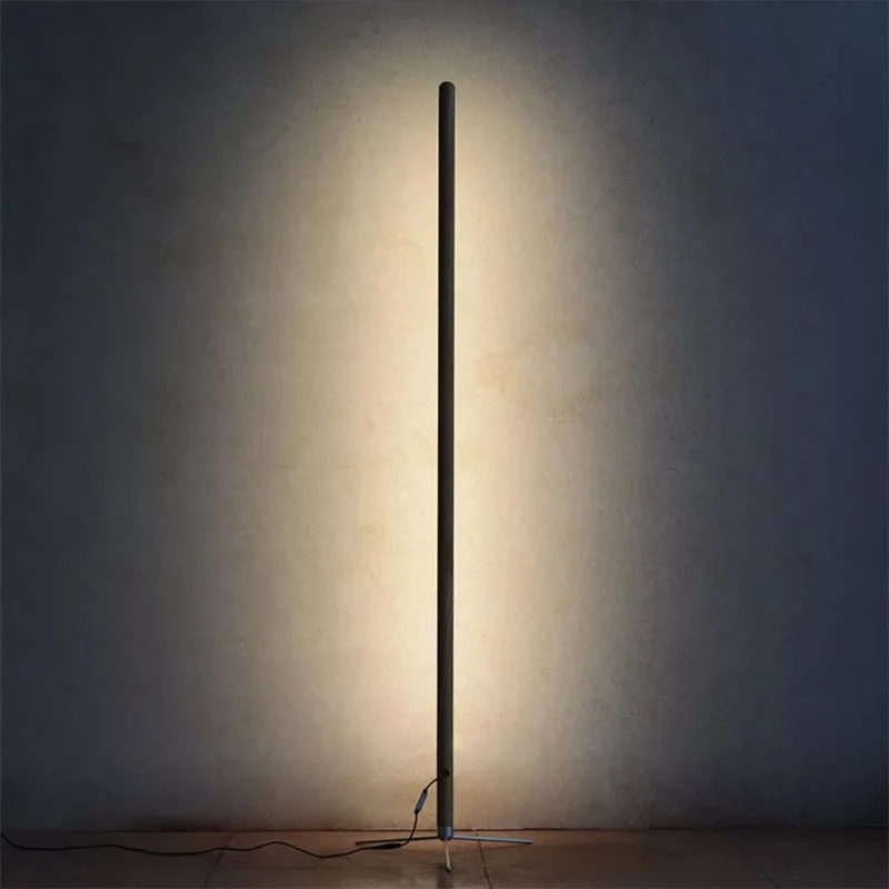 Lampadaire Fin en Bois Naturel à Ruban LED – Clair ou Foncé, Trépied