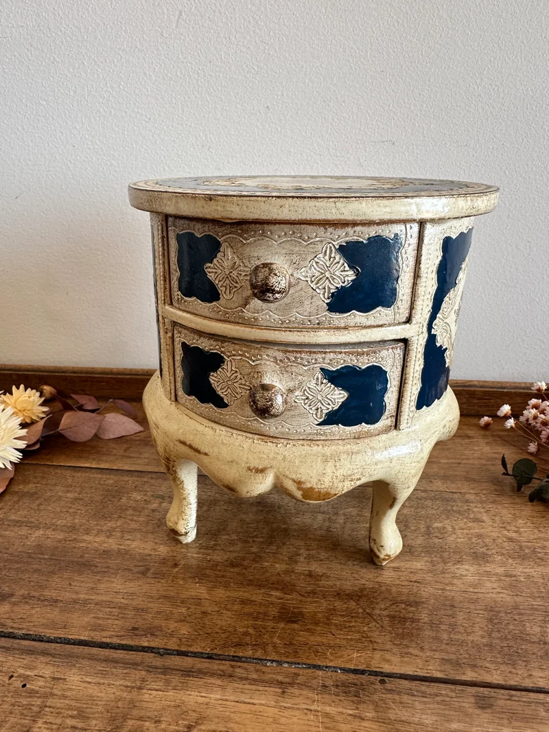 Coffret en bois rond sur pieds style florentin