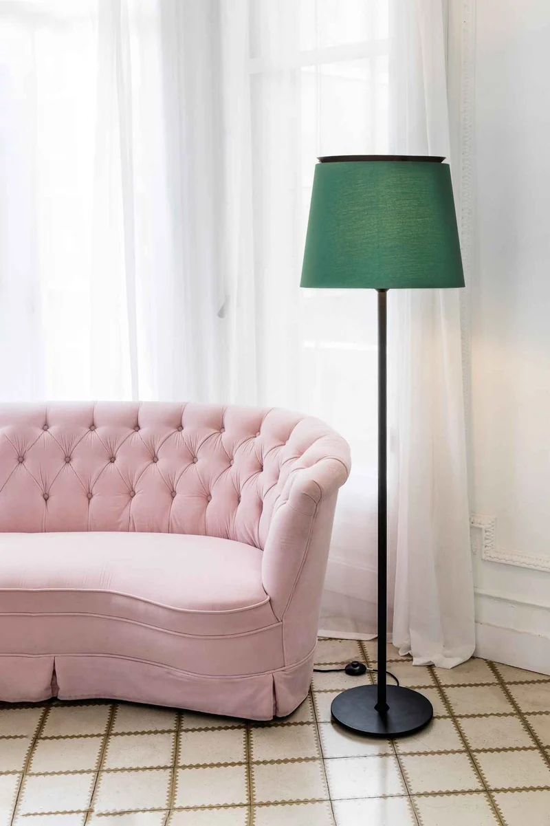 Lampadaire SAVOY noir et vert: éclairage chic.