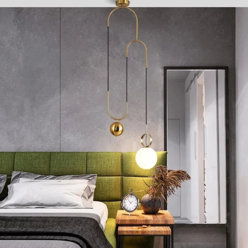 Suspension Double Boule Dorée et Verre Dépoli – Chambre ou Salon