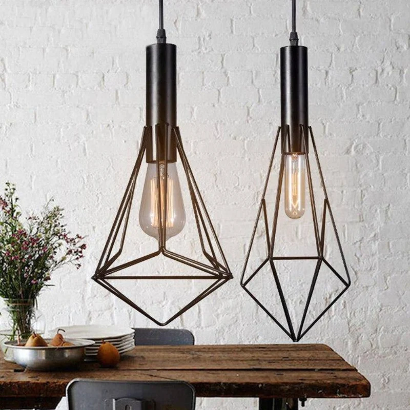 Suspension Originale en Fer Forgé Noir – Forme Diamant Taillé