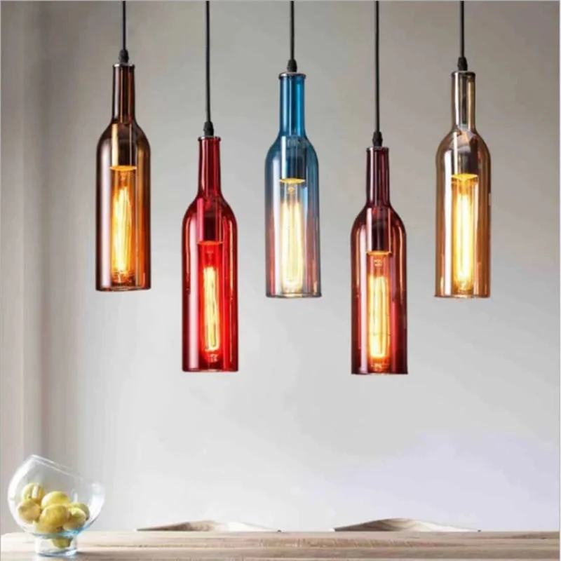 Suspension Aérienne en Bouteilles de Verre Colorées – Pièce Maîtresse Unique