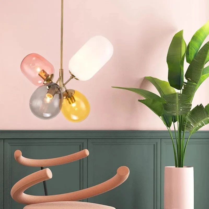 Lustre Coloré à Boules de Verre – Halo Lumineux pour Chambre ou Salon