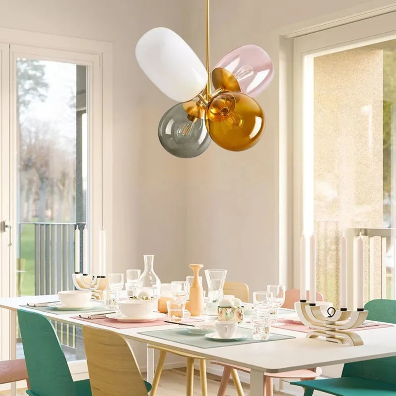 Lustre Coloré à Boules de Verre – Halo Lumineux pour Chambre ou Salon