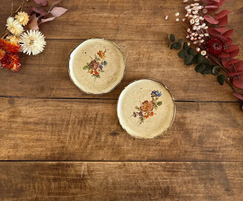 Coupelles en bois style florentin ton crème motif fleurs