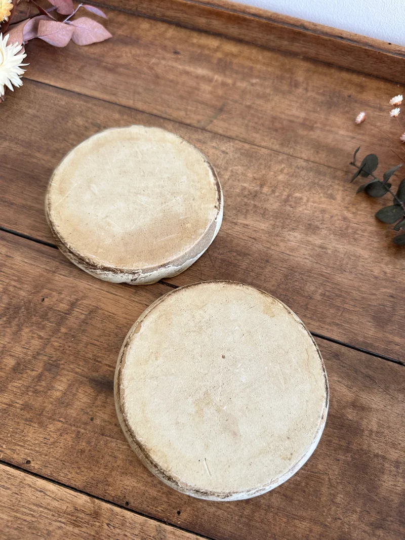 Coupelles en bois style florentin ton crème motif fleurs