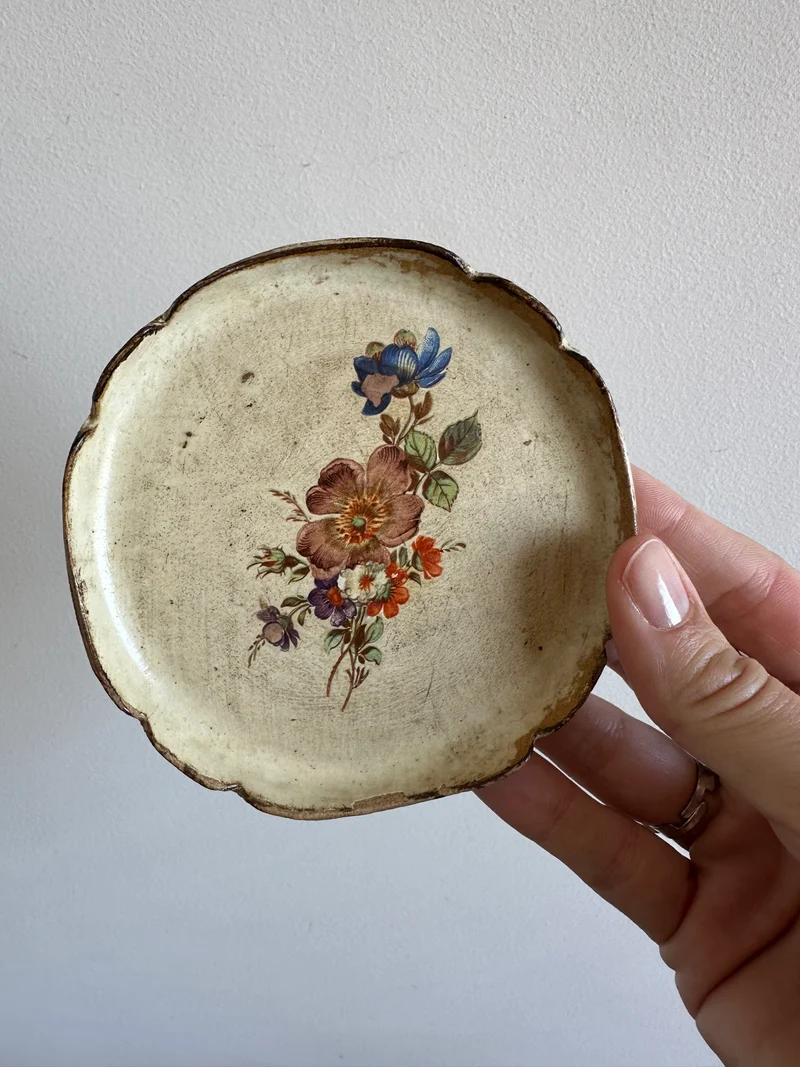 Coupelles en bois style florentin ton crème motif fleurs