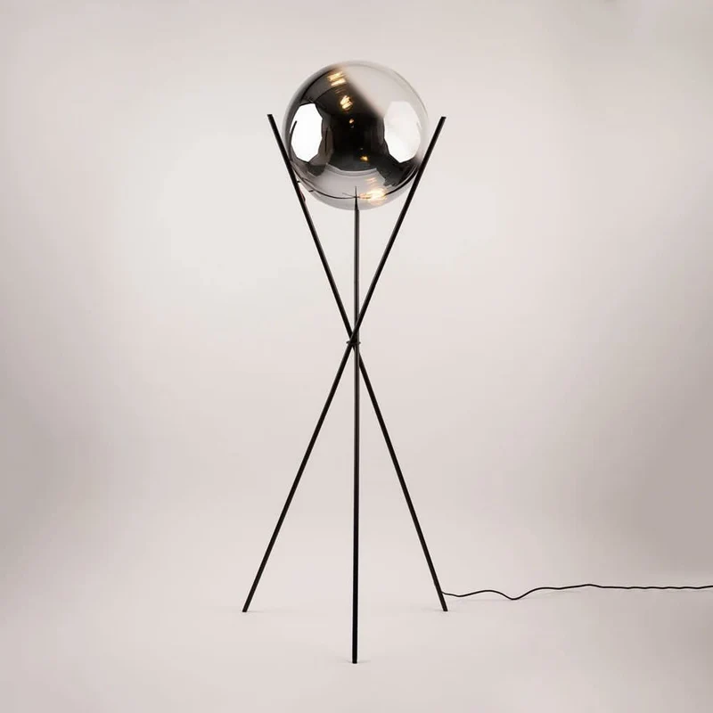 s.luce Orb Axis Glaskugel Stehlampe Dreibein 160cm