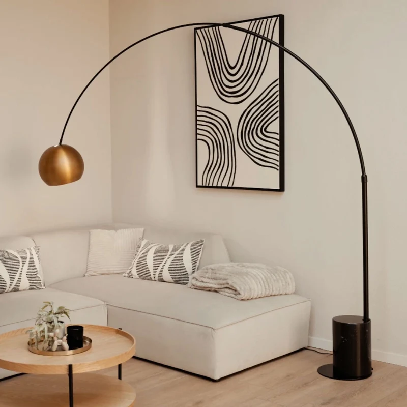 s.luce Ball Design-Bogenlampe mit Marmorfuß modern