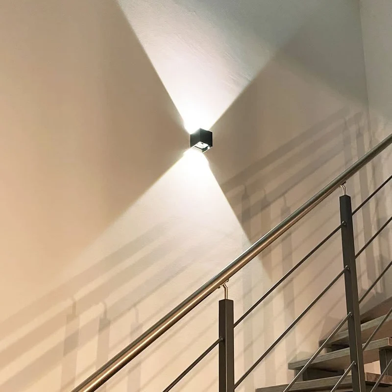 s.luce Ixa LED Wandlampe verstellbare Winkel Innen & Außen IP44