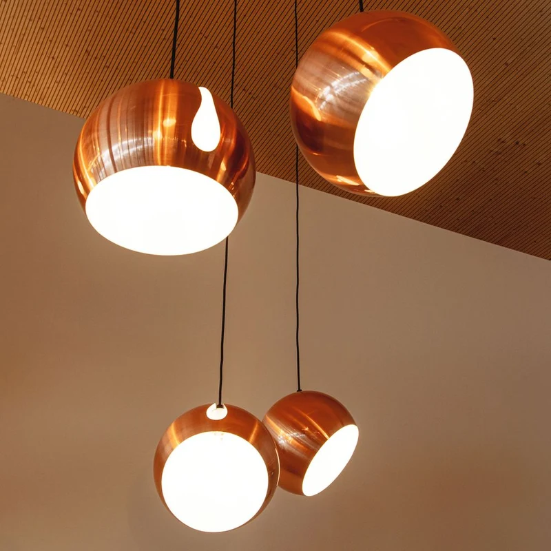 s.luce Ball Metall Pendelleuchte mit drehbarem tauschbaren Schirm
