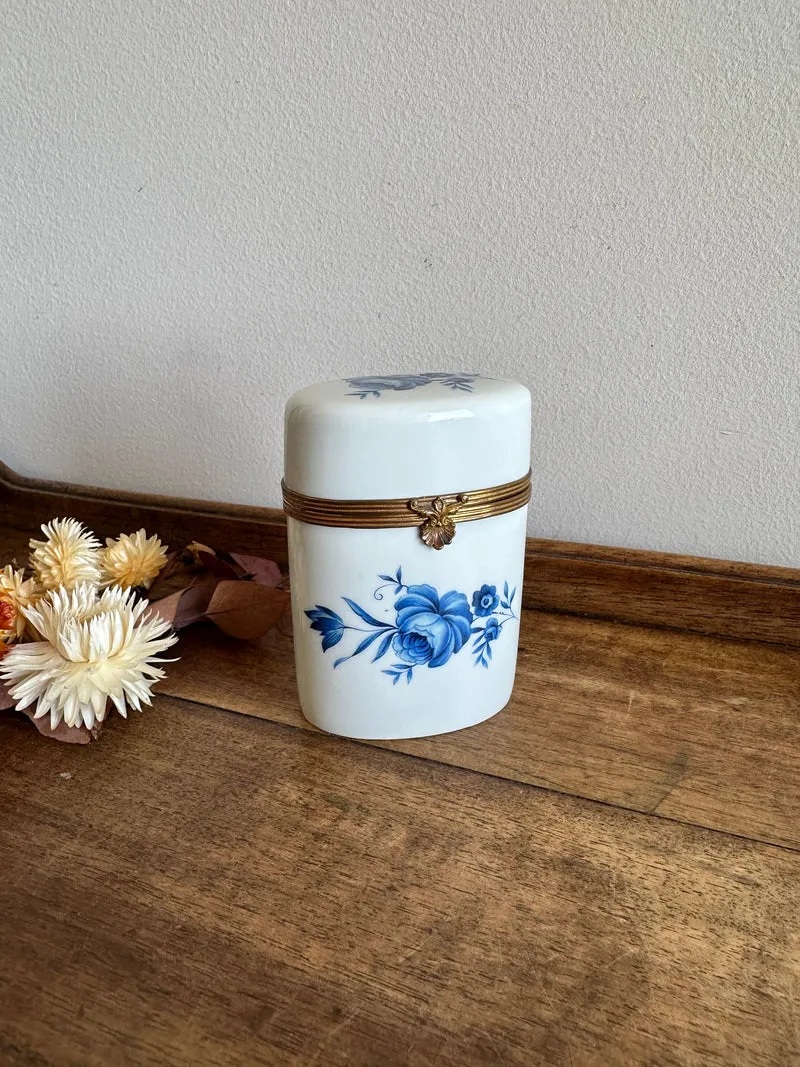 Bonbonnière en porcelaine décorations florales