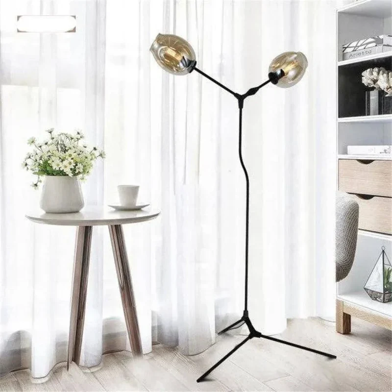 Lampe sur Pied Moderne Trépied Verre Fumé – Double Tête, Ambiance Chaude