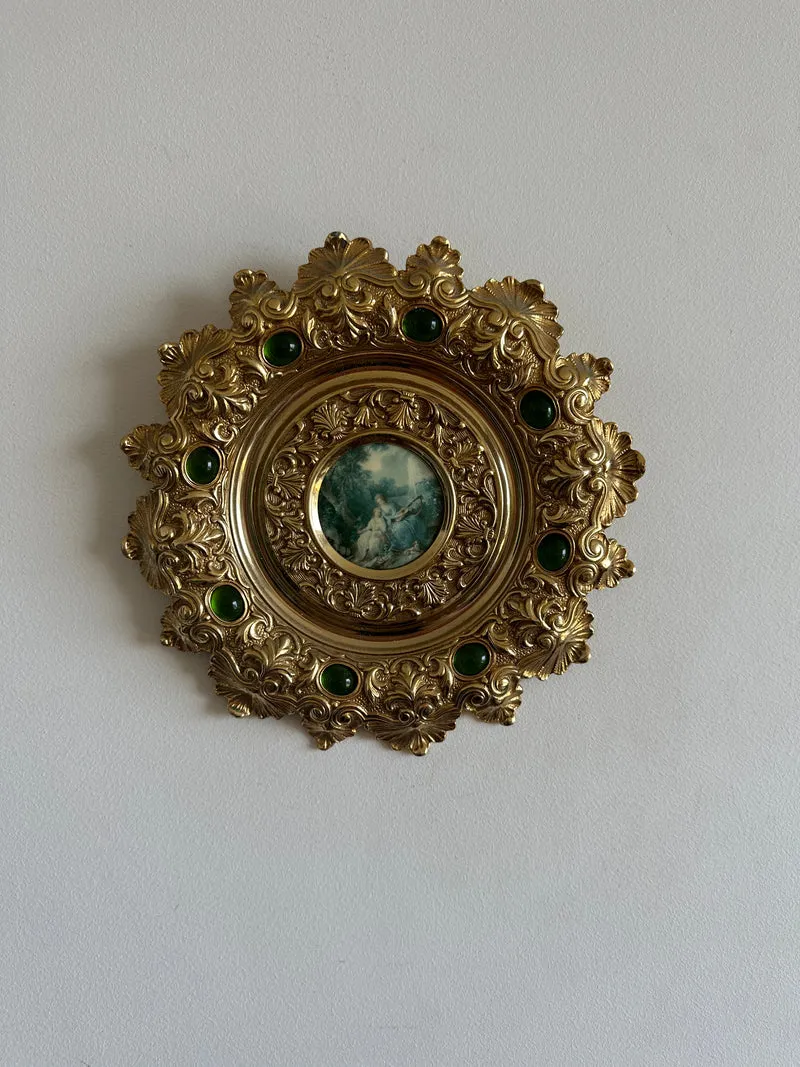 Assiette murale sertie de pierres fantaisie