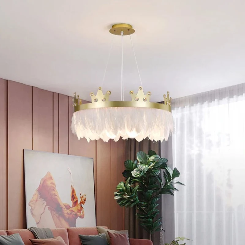 Suspension Bohème en Plumes – Finesse Dorée ou Rose pour votre Salon
