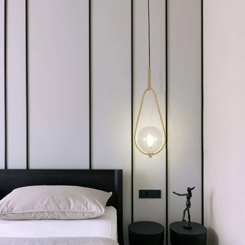 Suspension Trio Boule Verre Fumé et Laiton – Grappe Lumineuse