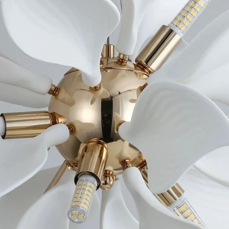 Lustre de Salon Fleurs Blanches en Céramique – Élégance Intemporelle