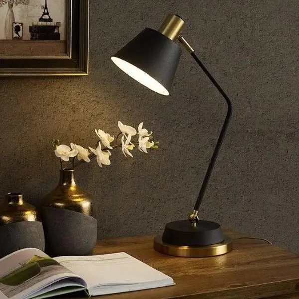 Lampe à Poser Industrielle Orientable