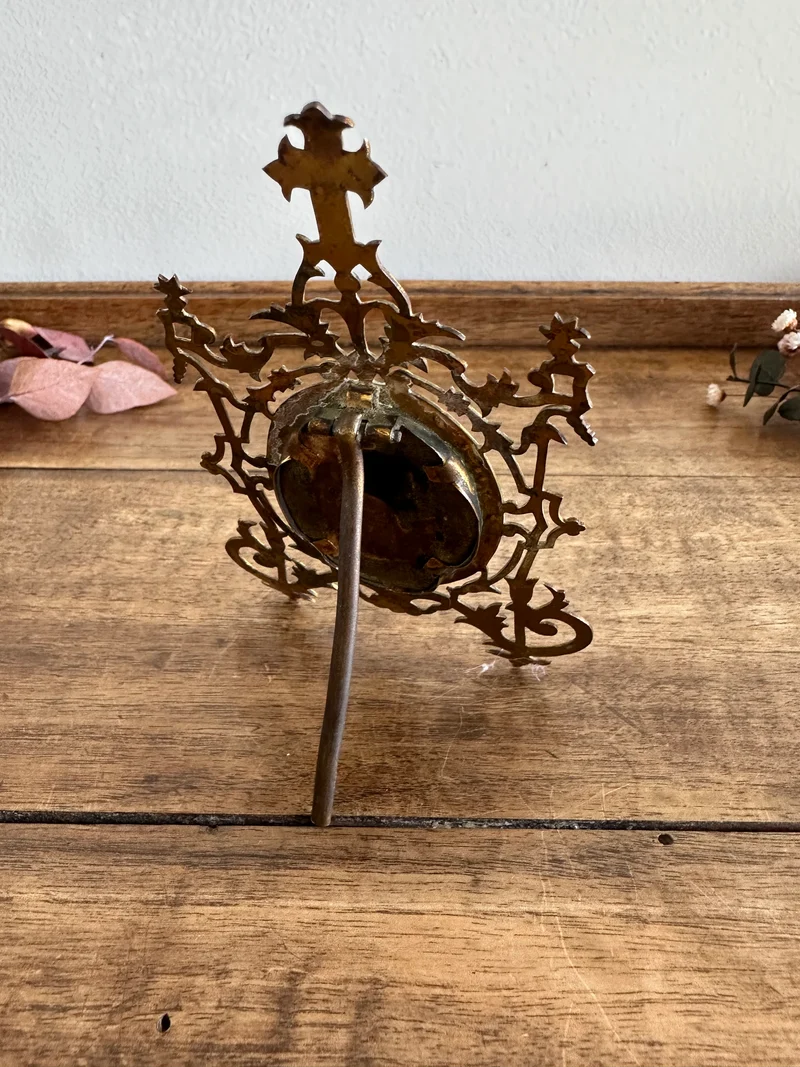 Autel de voyage religieux sur porcelaine structure en laiton
