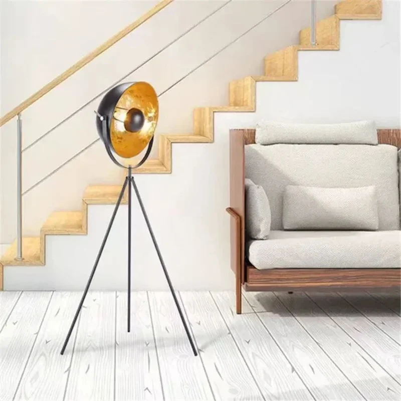 Lampadaire Projecteur Cinéma Vintage – Noir et Or, Style Années 20-30
