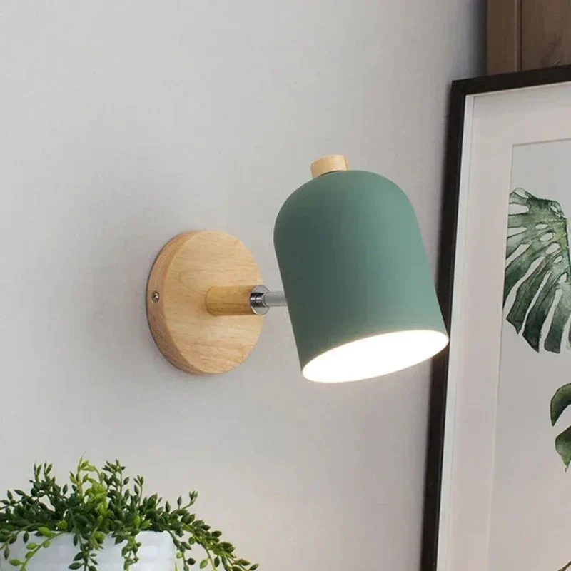 Applique Murale Globe en Bois de Bouleau – Idéale Chambre d'Enfant