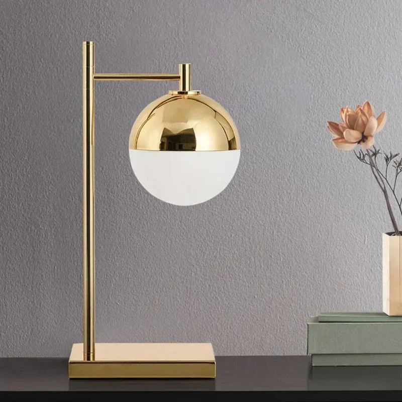 Lampe de Chevet ou Bureau à Led Rustique Doré Punk