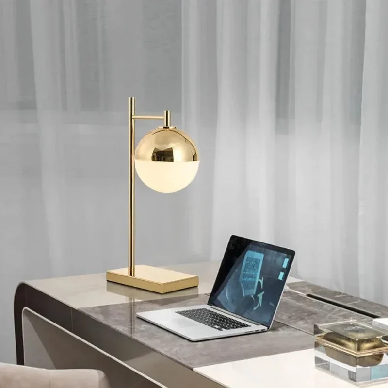 Lampe de Chevet ou Bureau à Led Rustique Doré Punk