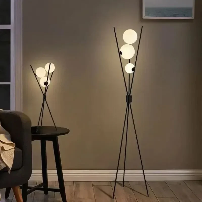 Lampadaire Design Italien Trépied – Boules Verre Dépoli, 2 Tailles