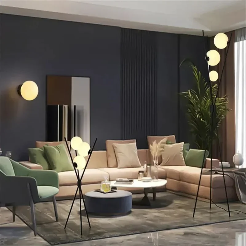 Lampadaire Design Italien Trépied – Boules Verre Dépoli, 2 Tailles