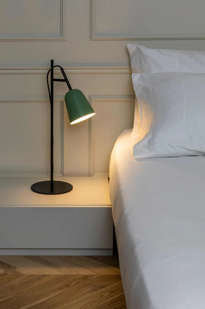 Lampe de table STUDIO verte : Élégance illuminée