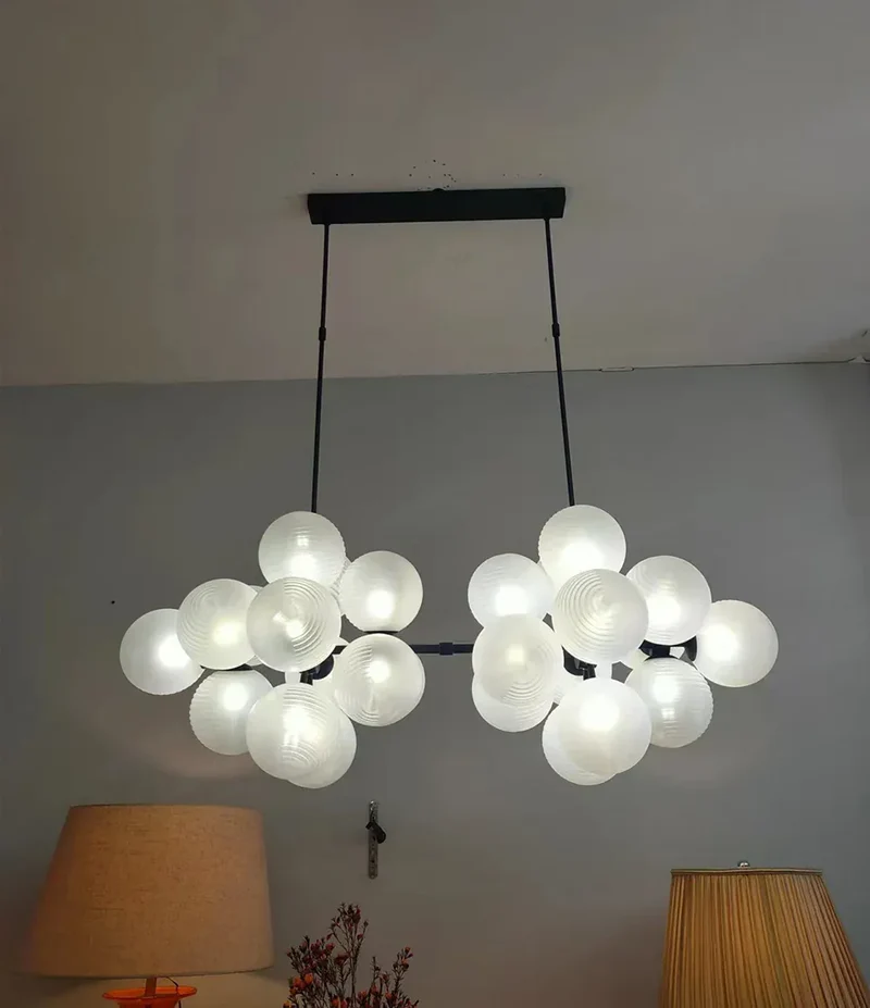 Lustre Blanc en Grappe de Raisins - Style Rétro