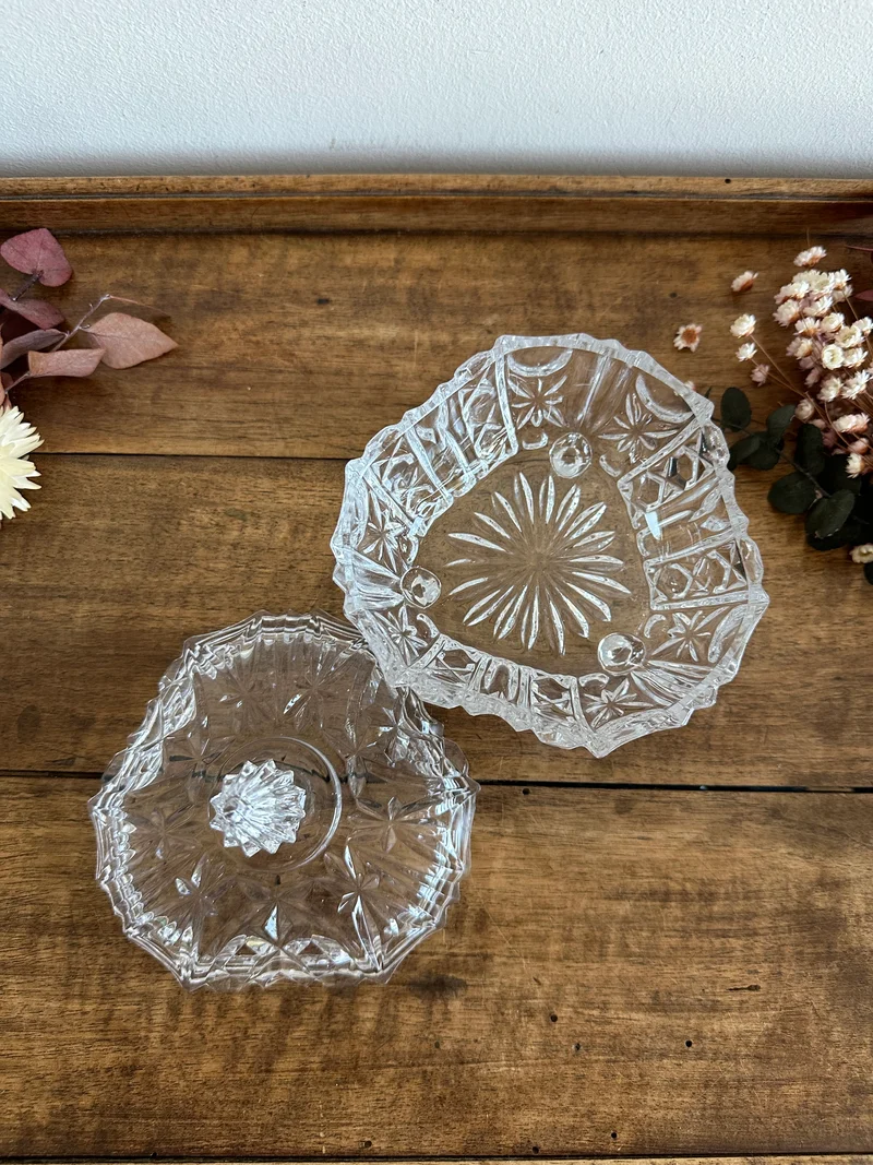 Bonbonnière en cristal triangle arrondi