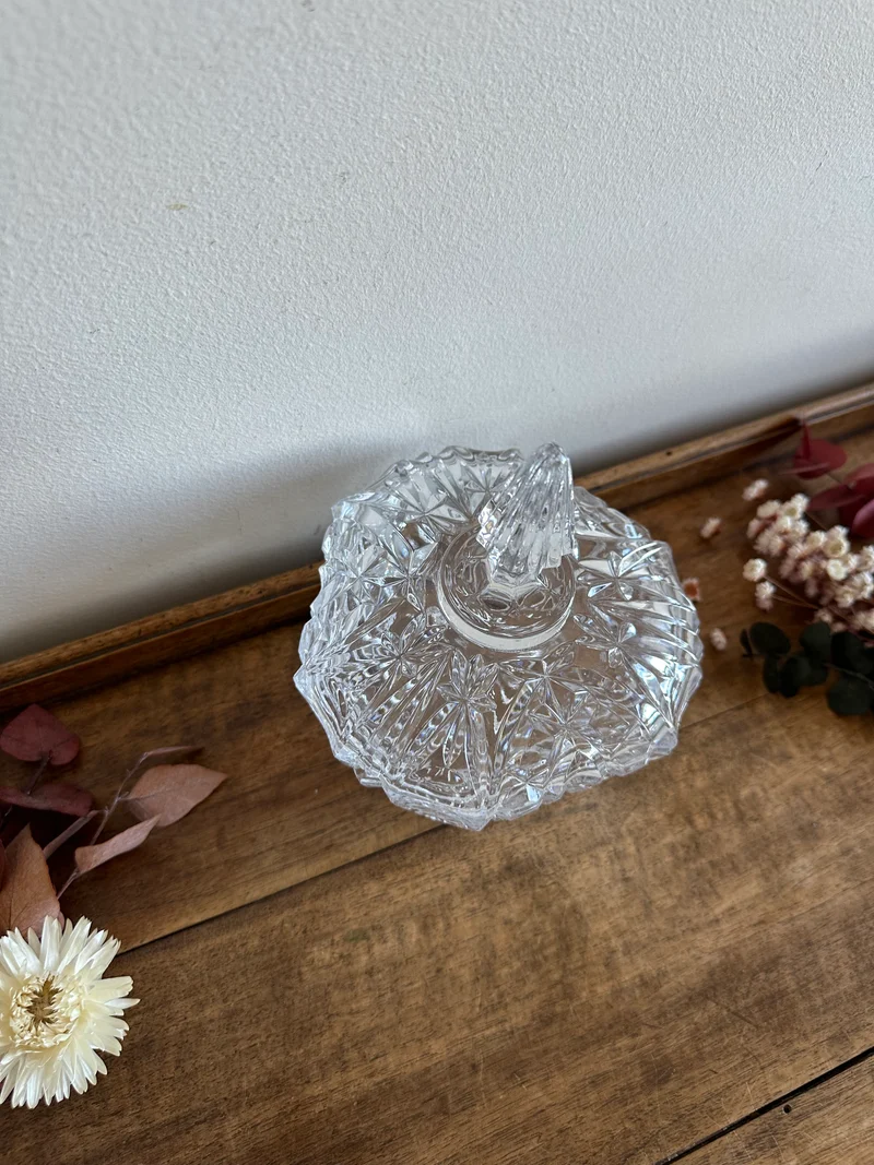 Bonbonnière en cristal triangle arrondi
