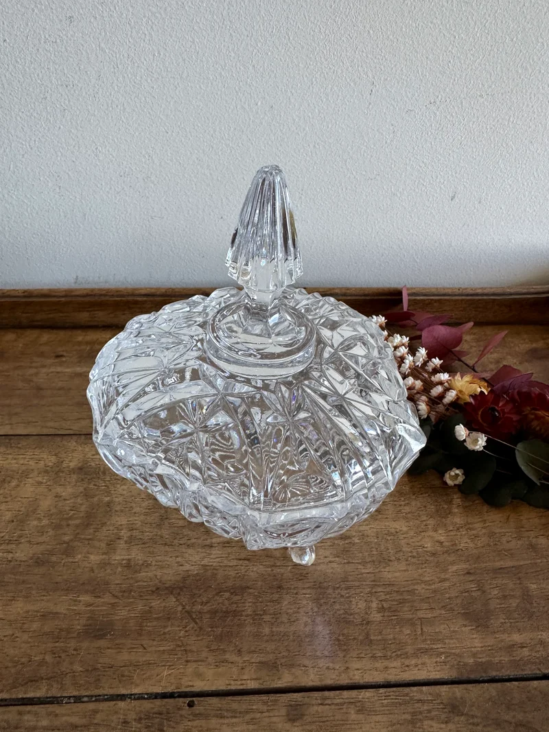 Bonbonnière en cristal triangle arrondi