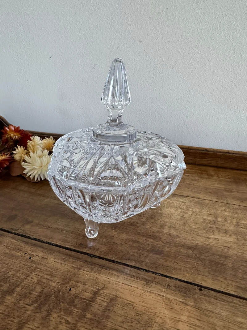 Bonbonnière en cristal triangle arrondi