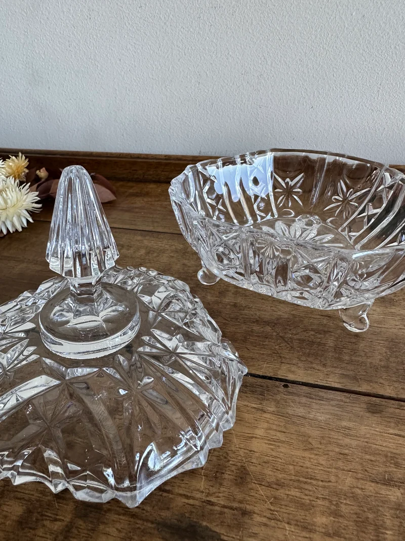 Bonbonnière en cristal triangle arrondi