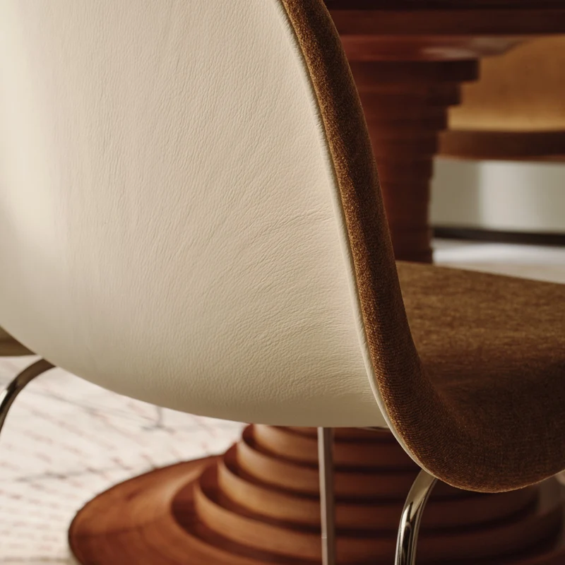 Gubi Tavolo a Dischi Dining Table