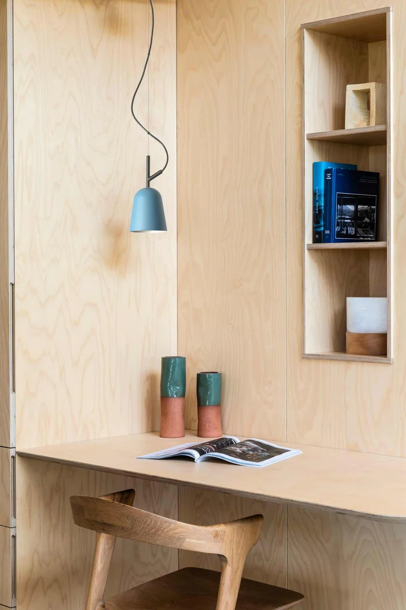 Suspension luminaire design bleue STUDIO 110 : éclairez en beauté !