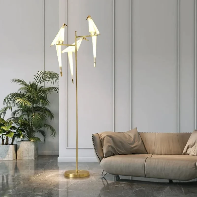 Lampe à Poser en Forme D'oiseau sur Branche Dorée