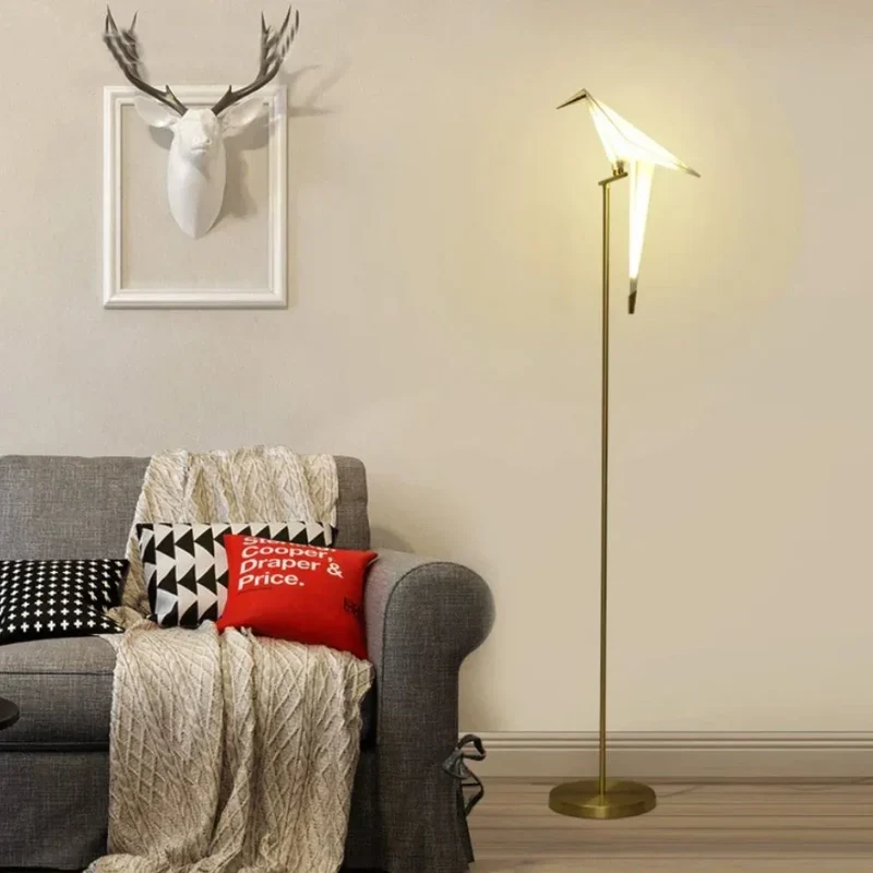 Lampe à Poser en Forme D'oiseau sur Branche Dorée