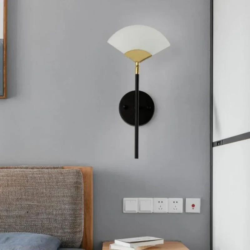 Applique Murale Design à Led en Triangle Métal Loft