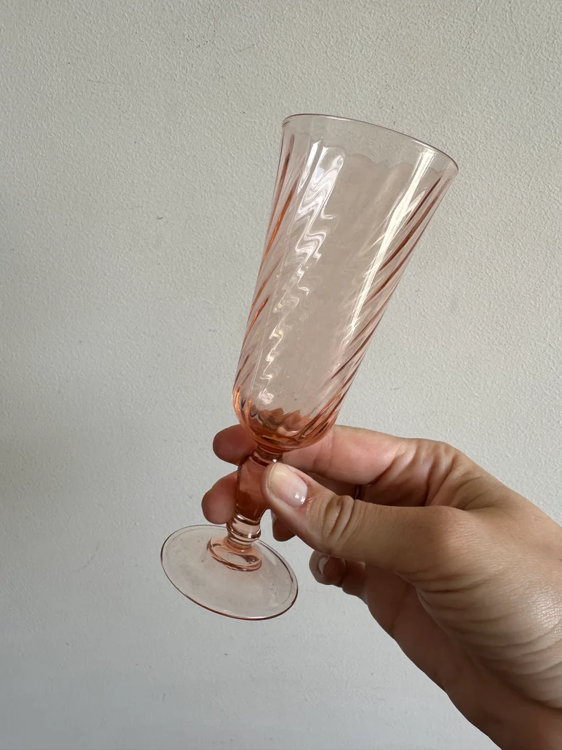 Flûtes à champagne en verre Rosaline sur pieds