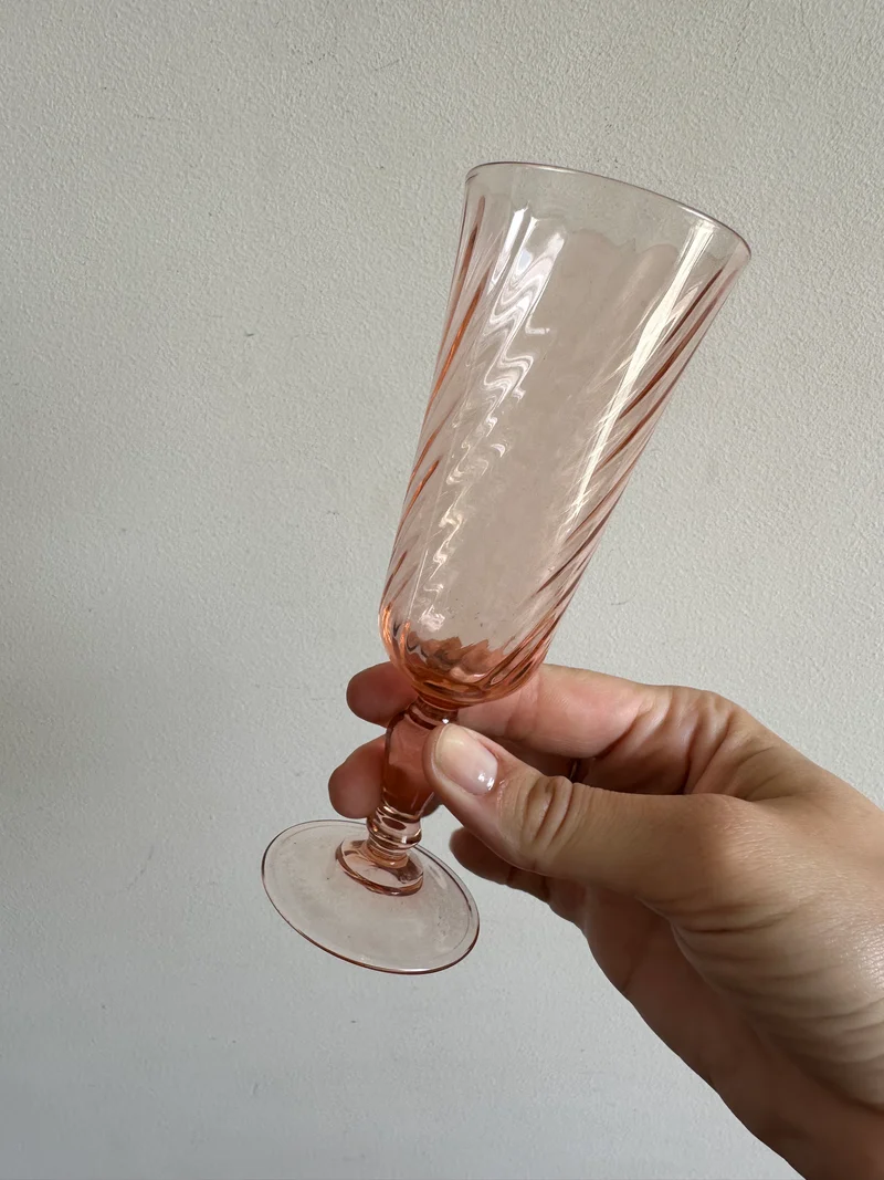 Flûtes à champagne en verre Rosaline sur pieds